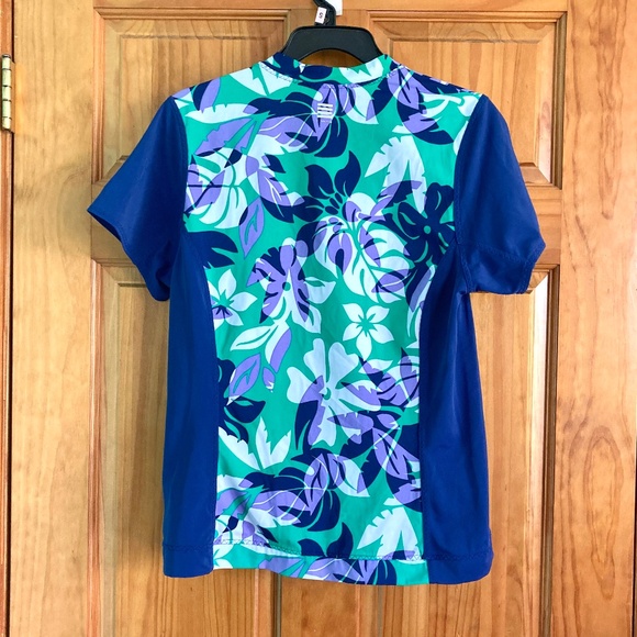 Women’s size medium Lands’ End gently used swim shirt/rash guard/surf shirt - Picture 2 of 5